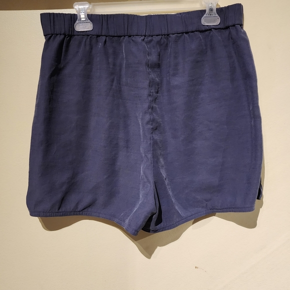 NWOT ✅️ Dynamite Utility Shorts - Picture 5 of 10